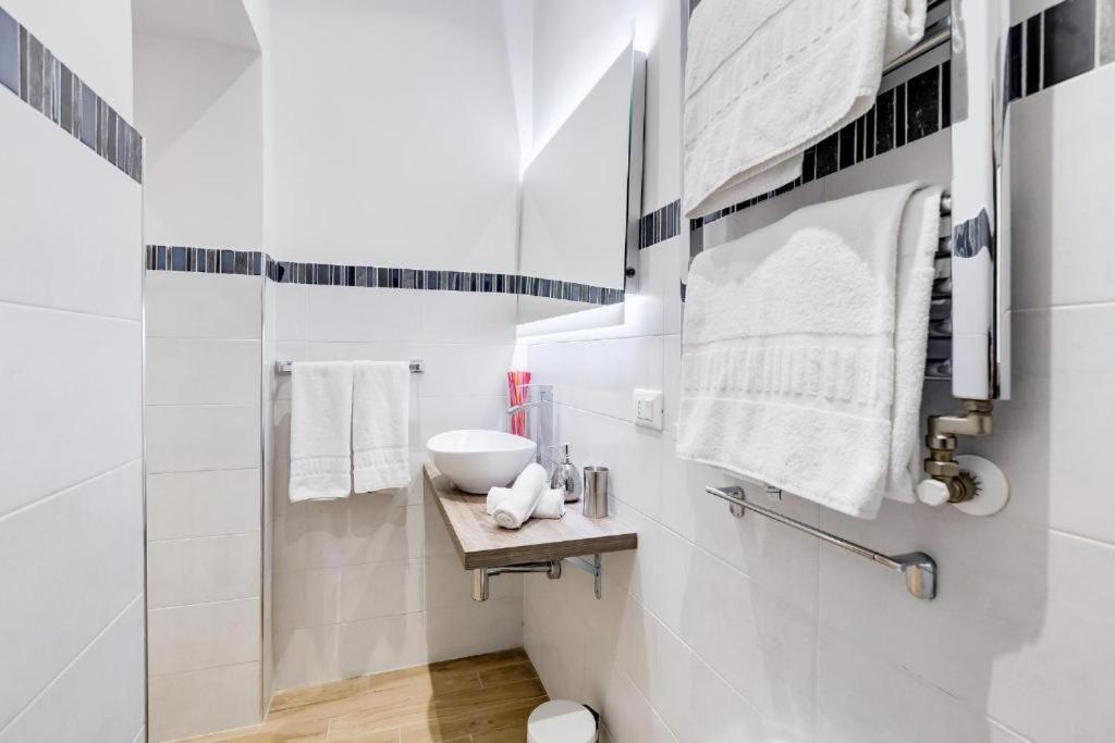 Vatican Prestige Apt By Premium Suites Collection Рим Экстерьер фото